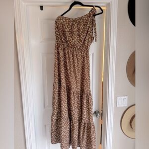 Pretty garden one shoulder maxi dress